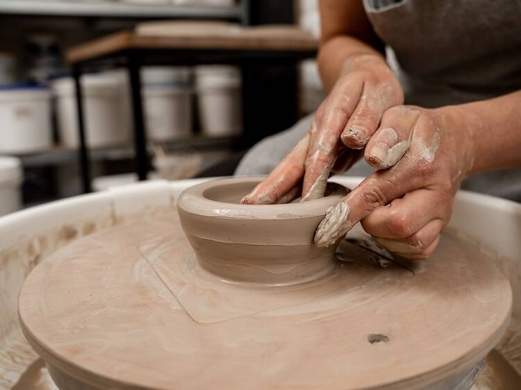 Pottery Wheel Throwing: Agateware Marbling