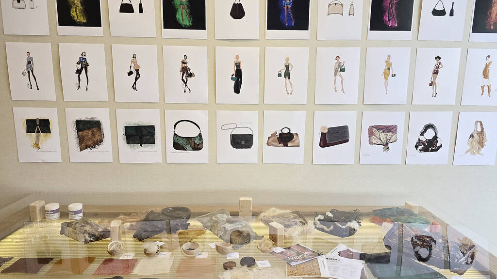 Moda Circular: Accesorios de Biomateriales de Cacao, esposición en MUCHO
