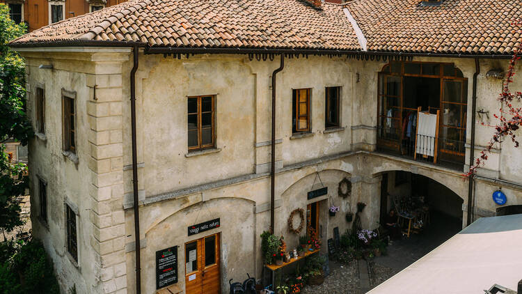Cascina Cuccagna is the msot central of public farmhouses in the Milan area and was the subject of an exemplary urban regeneration project aimed at the restoration of the 17th century farm