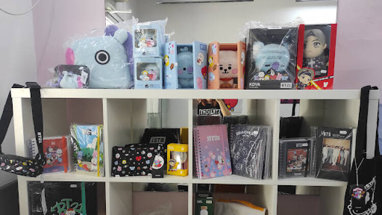 Interior de la tienda Mad Kpop.