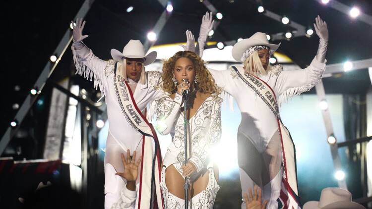 Beyonce performing live, press image