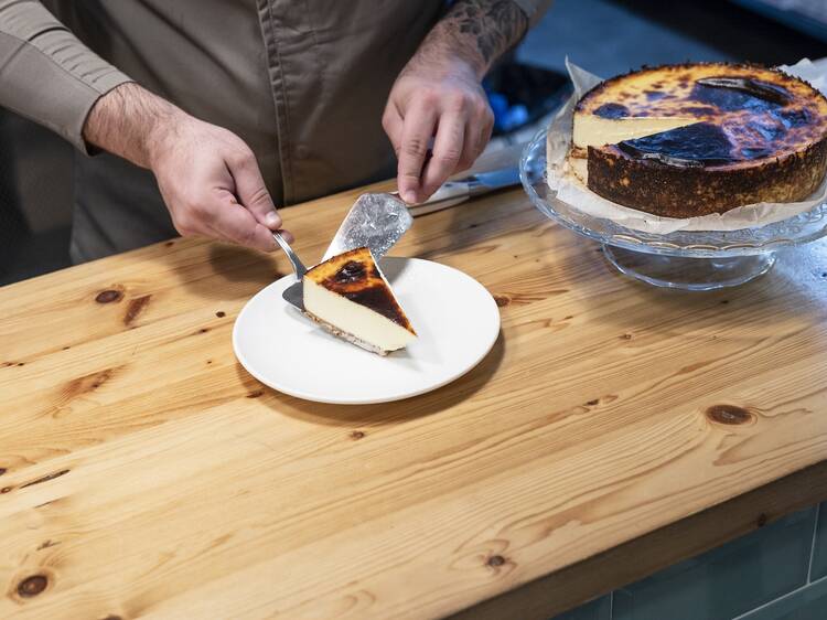 Jon Cake, el rey del pastel de queso, abre nueva tienda en Barcelona