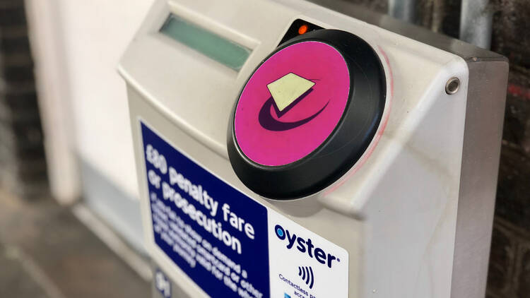 Pink Oyster card reader 