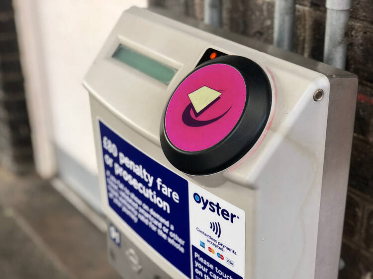 What are London’s pink Oyster card readers and when should you use them?