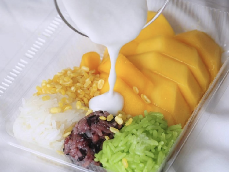 Mae Varee Mango Sticky Rice