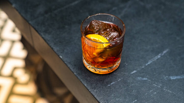 Él Negroni ella Guayaba Él Negroni ella Guayaba