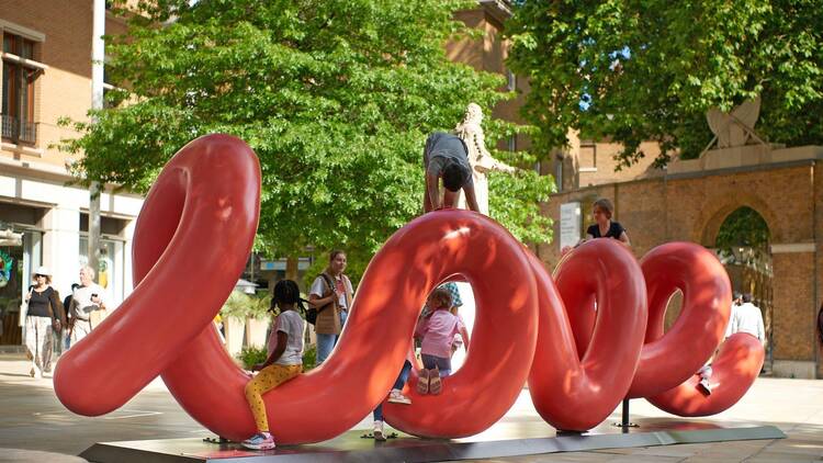 "Love Continuum" sculpture on display in London