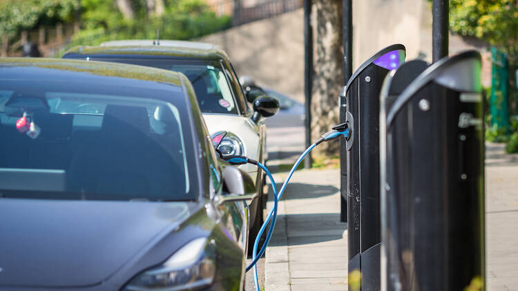 Electric cars charging in the UK