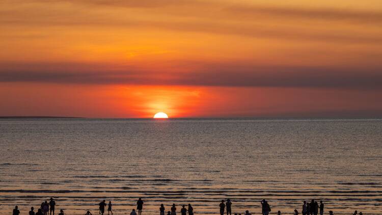 Explore the Mindil Beach Sunset Market