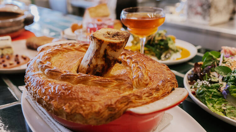 Tomat beef and bone marrow pie