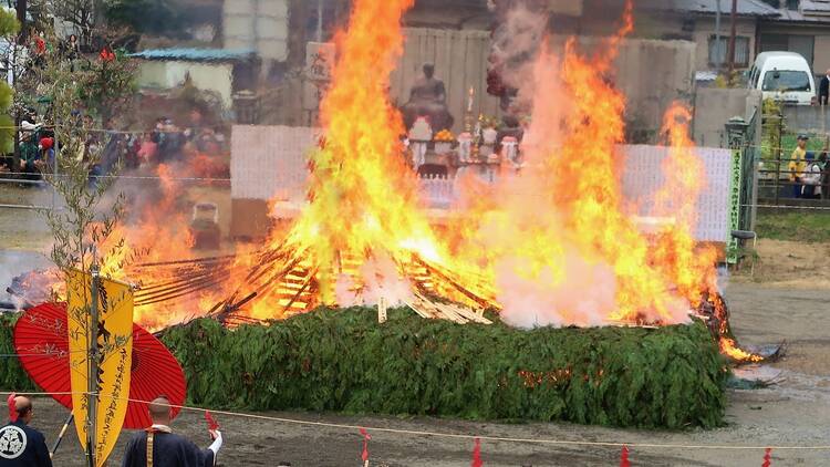 高尾山 火渡り祭