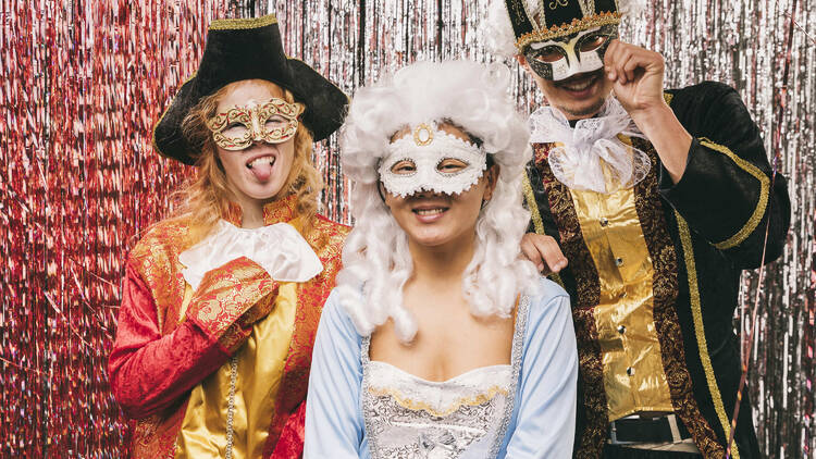 Cinco lojas para comprar disfarces e máscaras no Porto
