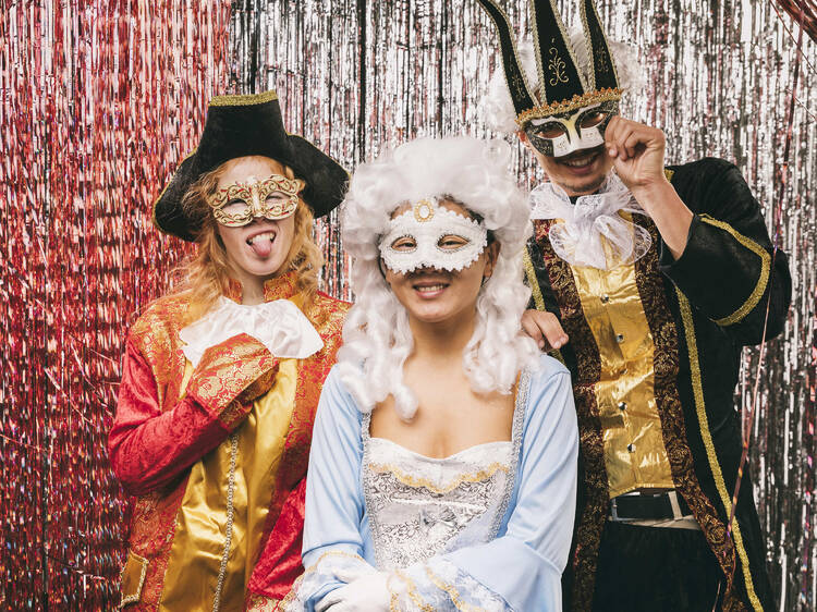 Cinco lojas para comprar disfarces e máscaras no Porto