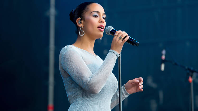 Jorja Smith performing