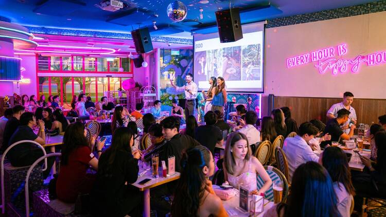 Singles pitch in Singapore - a new type of dating event