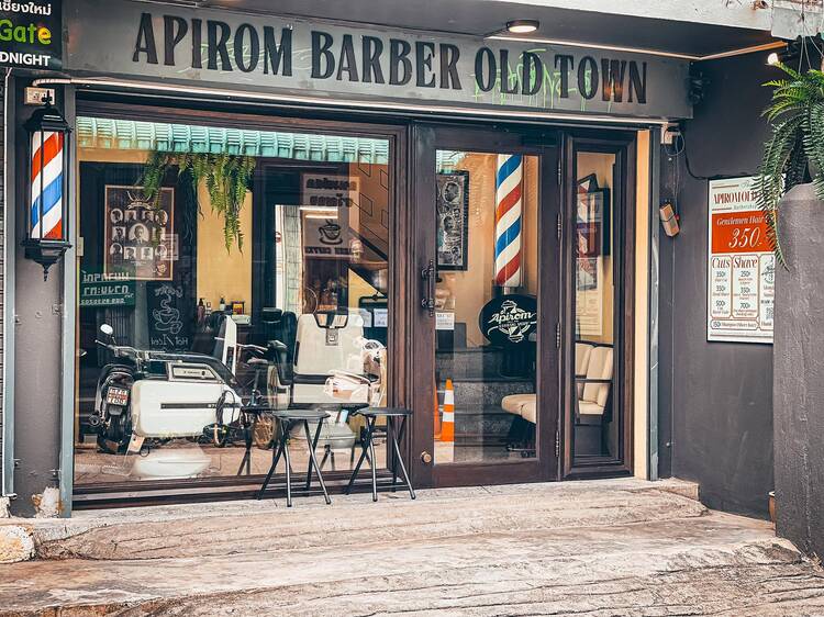 Apirom Barber