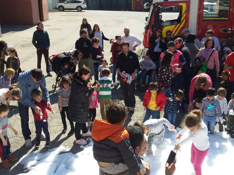 Los parques de bomberos de Madrid abren sus puertas al público durante un fin de semana