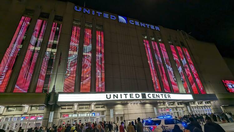 Cheer on the Bulls and Blackhawks at the United Center