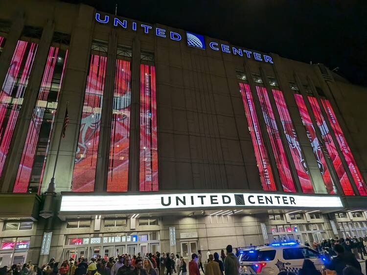 Cheer on the Bulls and Blackhawks at the United Center