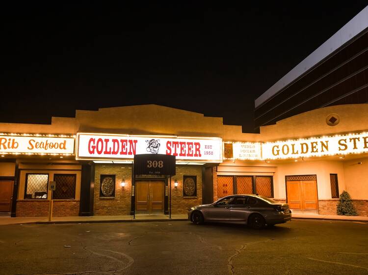 This iconic Las Vegas steakhouse is coming to Manhattan this year