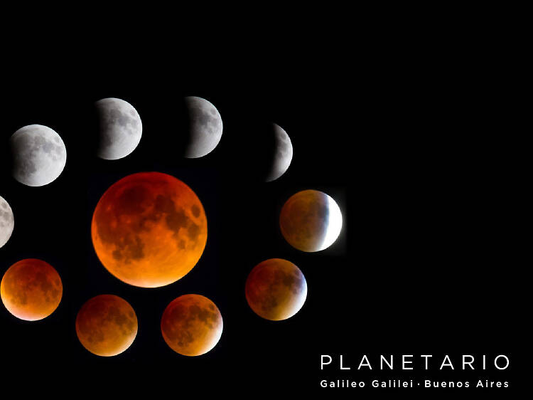 Total lunar eclipse at the Planetarium