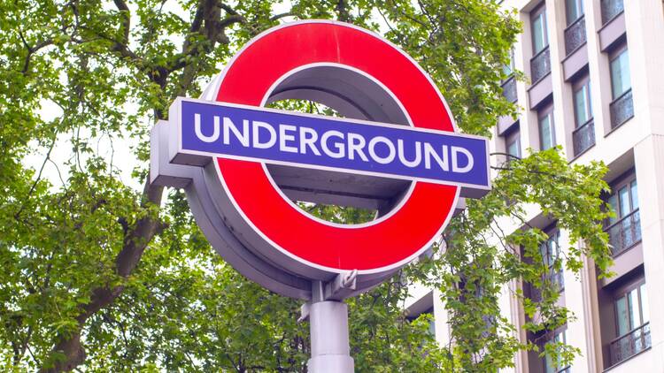 London Underground logo sign at Green Park tube station