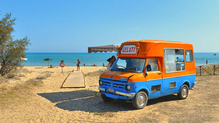 Gelati van in Siculiana, Sicily