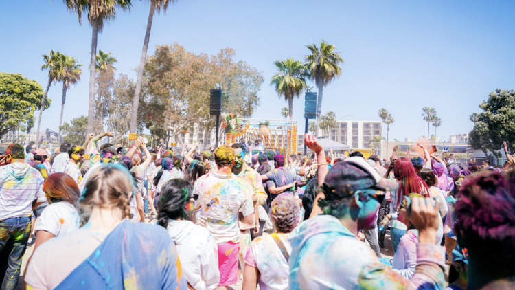 The crowd at Holi & the Beach.