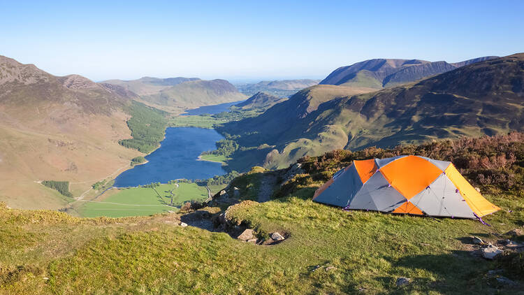 Wild camping on the summit of Fleetwith Pike above Lake Buttermere