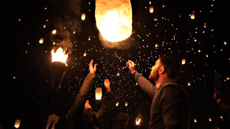 Release sky lanterns at Yi Peng/Loy Kratong