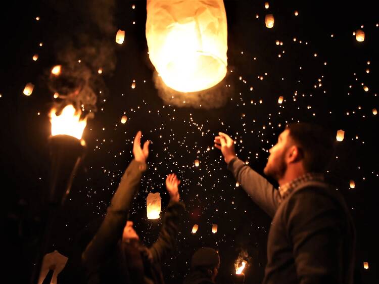 Release sky lanterns at Yi Peng/Loy Kratong