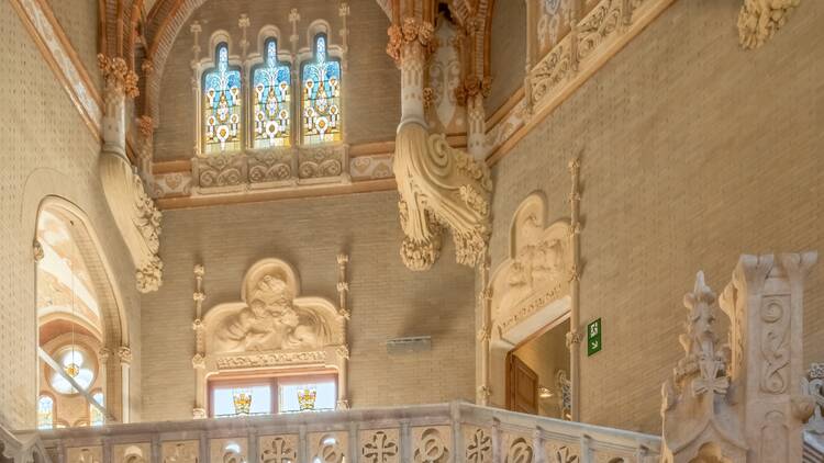 Visitar algun dels edificis que fan portes obertes Visitar algun dels edificis que fan portes obertes