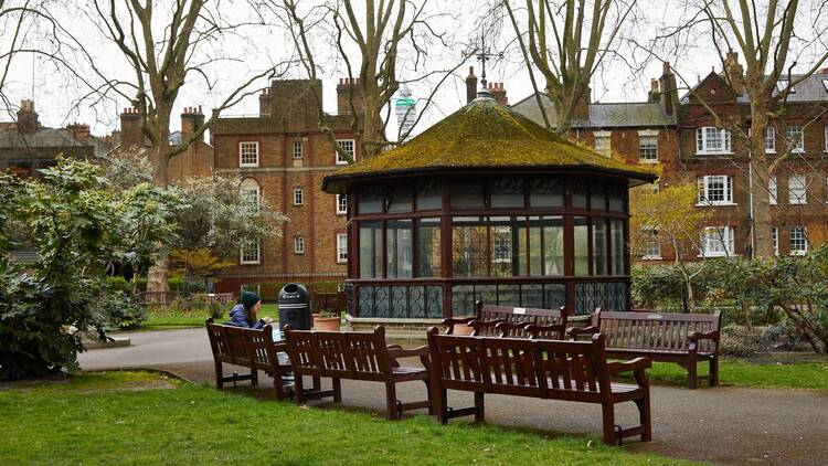 Hang out in Paddington Street Gardens Hang out in Paddington Street Gardens