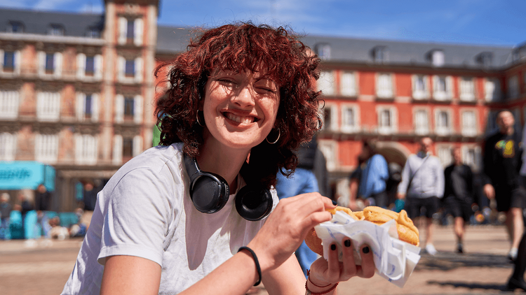 Probar un bocata de calamares