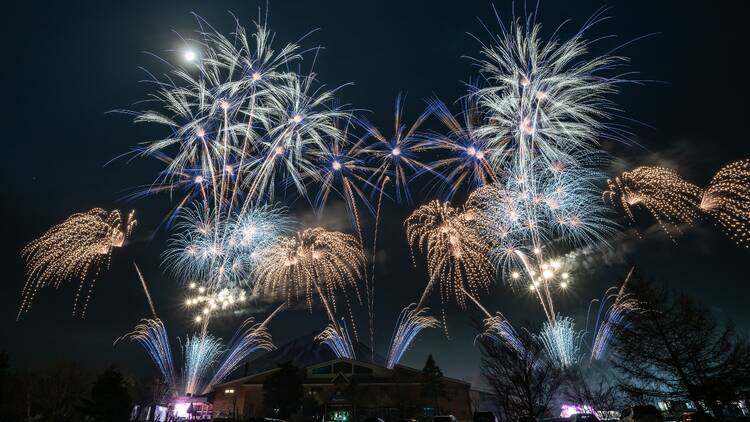 The event is one of the most comfortable and exclusive fireworks shows in Japan