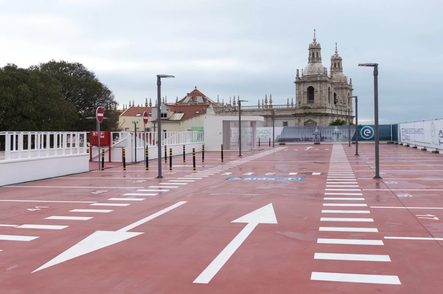 Em 36 parques da cidade, o estacionamento nocturno vai custar 22 euros por mês