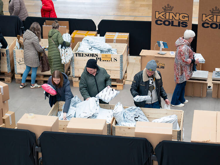 La moda de los paquetes perdidos llega a Madrid: abre una nueva tienda donde comprar cajas sorpresa por menos de 3 € La moda de los paquetes perdidos llega a Madrid: abre una nueva tienda donde comprar cajas sorpresa por menos de 3 €