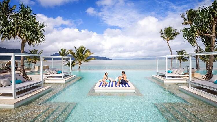 Infinity pool