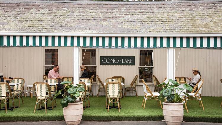 Terrace seating at Como Lane.