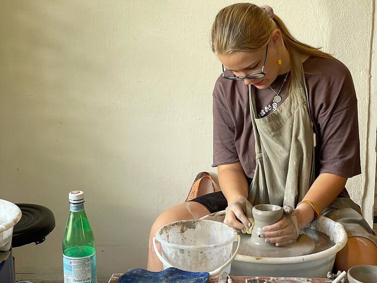 Sip and clay pottery workshop