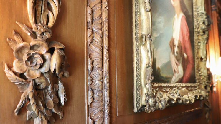 The Frick Collection The Walnut Room - closeup detail of the wall trim
