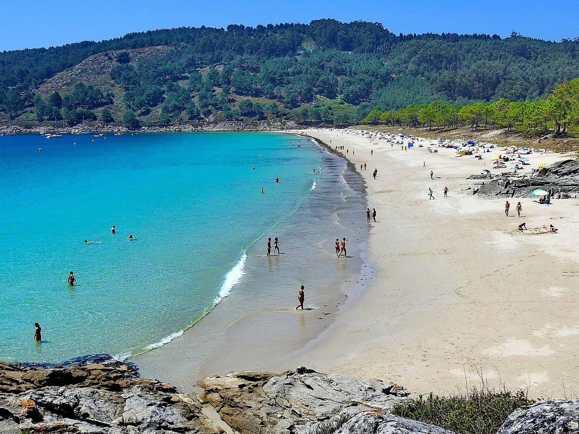 las-mejores-playas-nudistas-de-espa-a