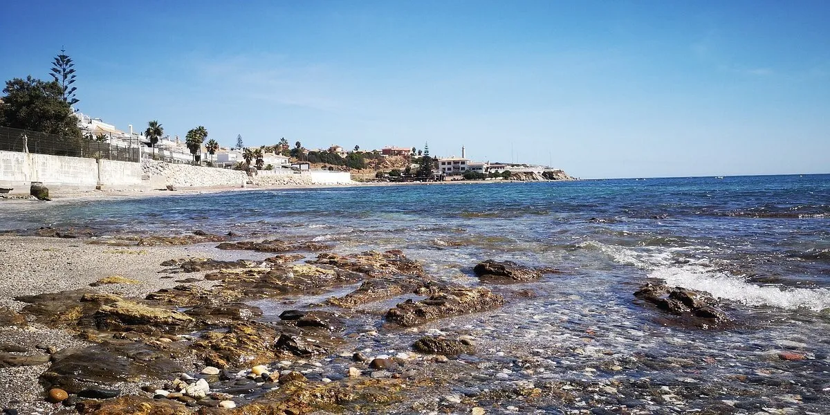 Playa de Playamarina.