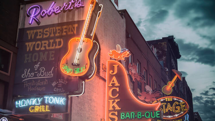 Robert’s Western World Robert’s Western World