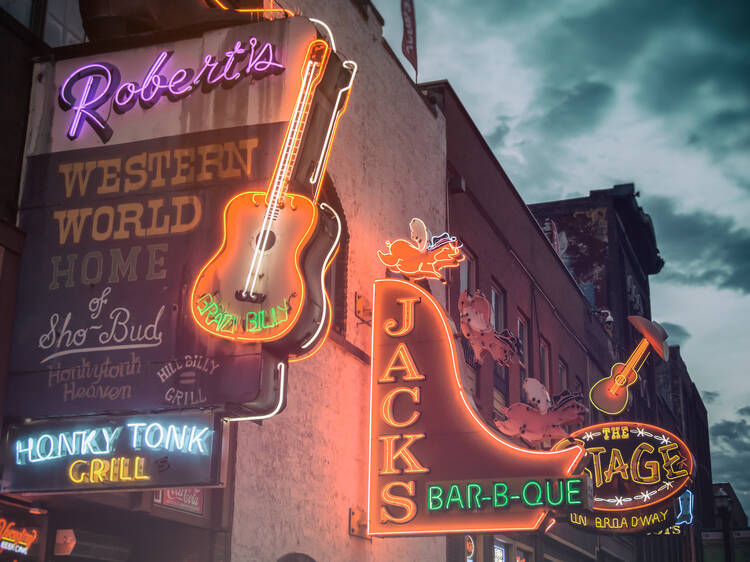 Robert’s Western World Robert’s Western World