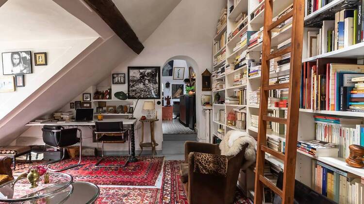 Un appart de romancier planqué à Saint-Germain