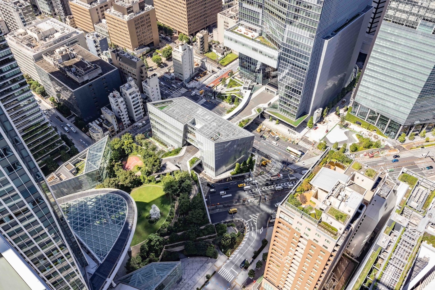 虎ノ門ヒルズ グラスロック」が開業、知的好奇心と感性を刺激する商業