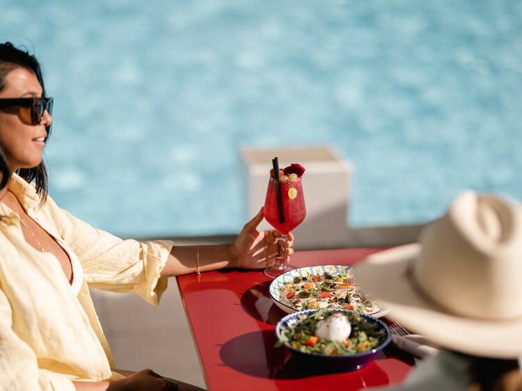 The glamorous getaway