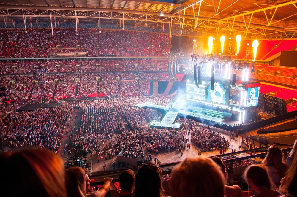 Taylor Swift performing live in London at Wembley Stadium