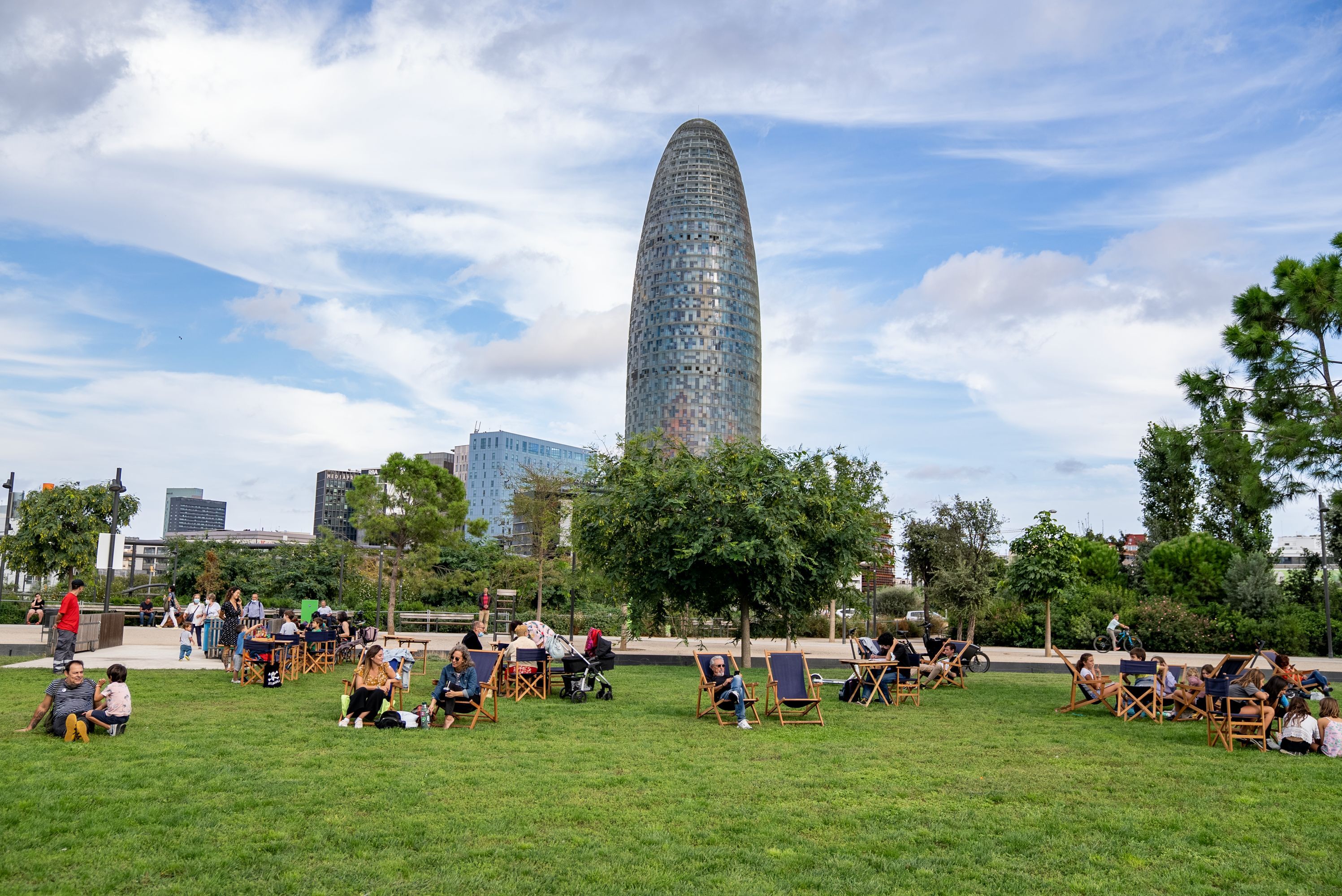 Pla&ccedil;a de les Gl&ograve;ries Catalanes